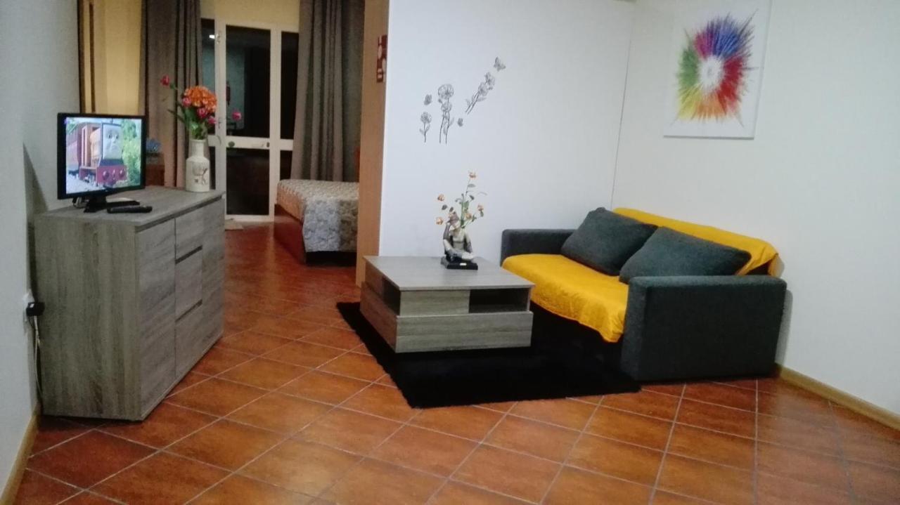 Lindo Apartamento Villa ポンタ・ド・ソル エクステリア 写真